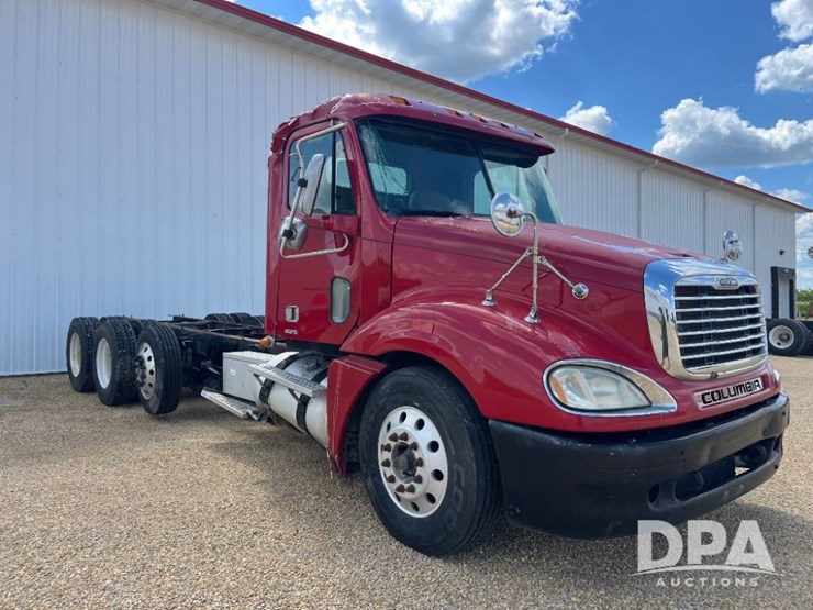 2007-freightliner-columbia-truck-(jn2954,-unit-2158)-image-5