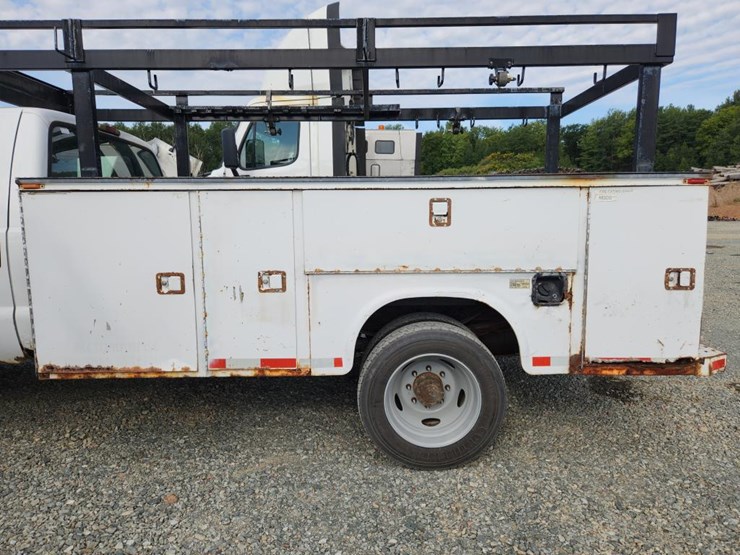 2002-ford-f550-image-22