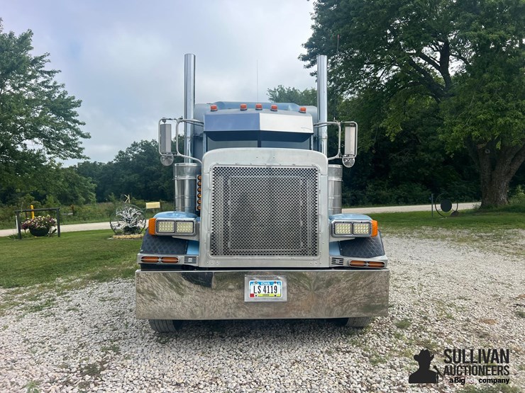 2003-peterbilt-379-image-2