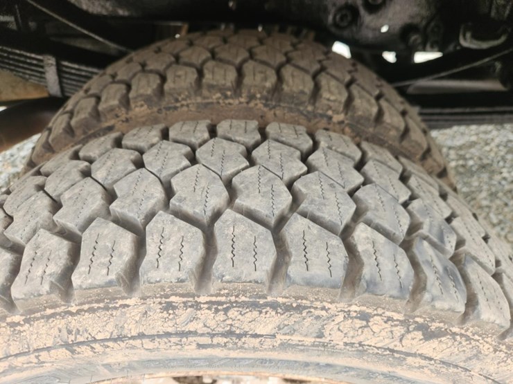 2011-ford-f550-image-77