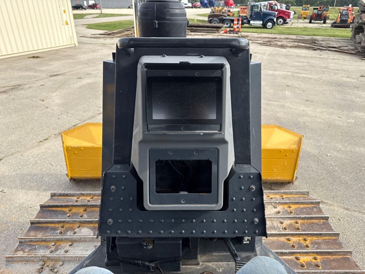 2021-deere-450-lgp-image-23