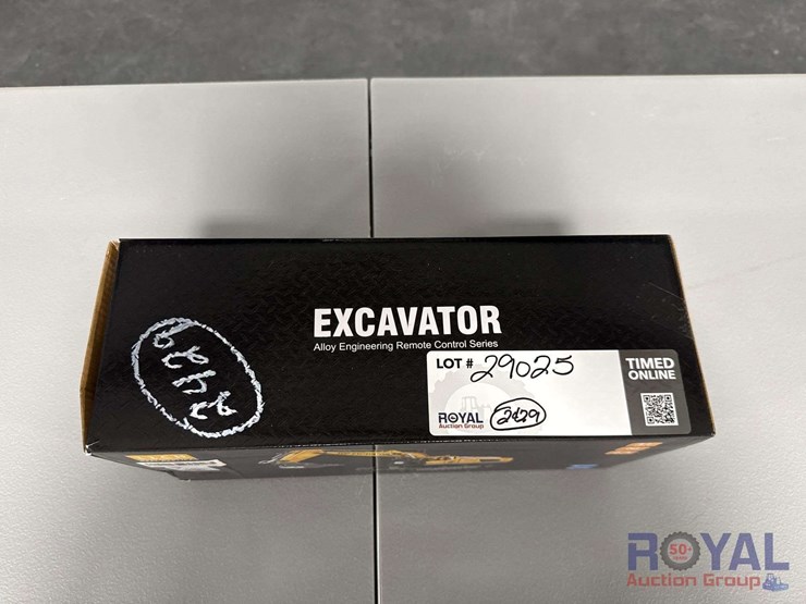 top-rc-11-channel-excavator-image-5