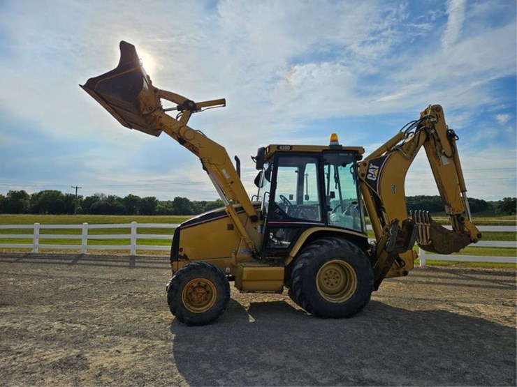 caterpillar-430d-image-10