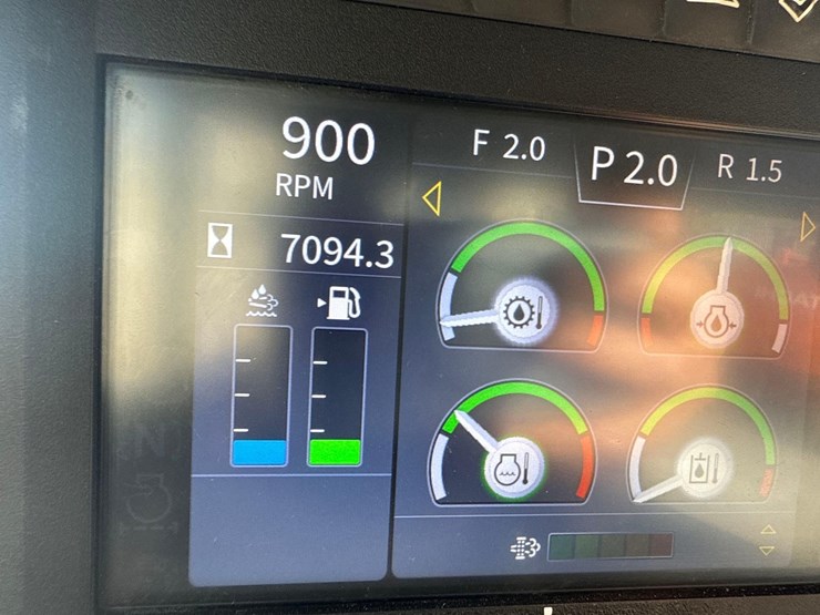 2020-deere-850l-lgp-image-26