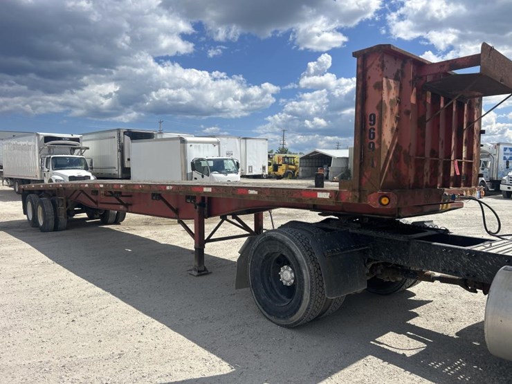 2009-utility-flatbed-image-7