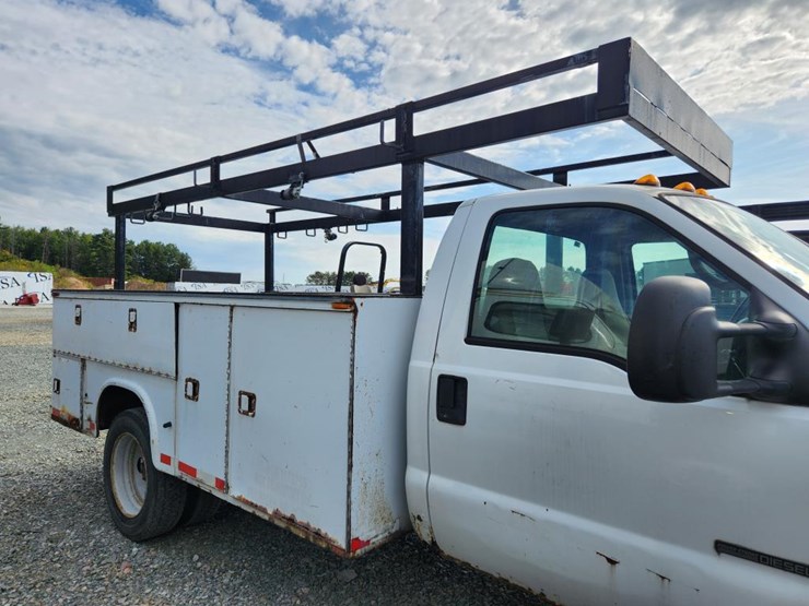 2002-ford-f550-image-14
