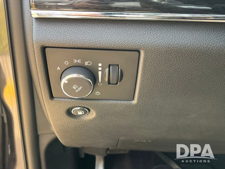2016-jeep-grand-cherokee-image-46