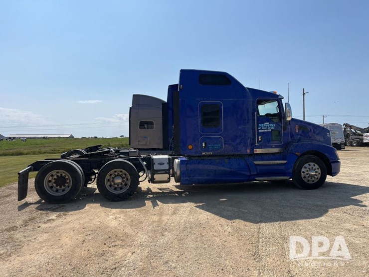 2013-kenworth-t660-image-9