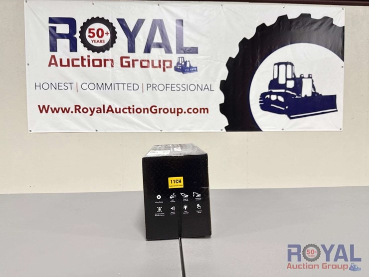 top-rc-11-channel-excavator-image-2