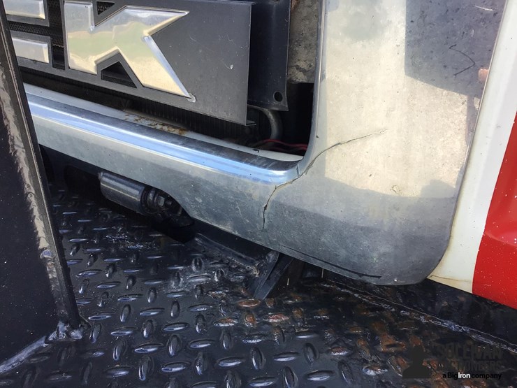2012-mack-granite-gu713-image-19