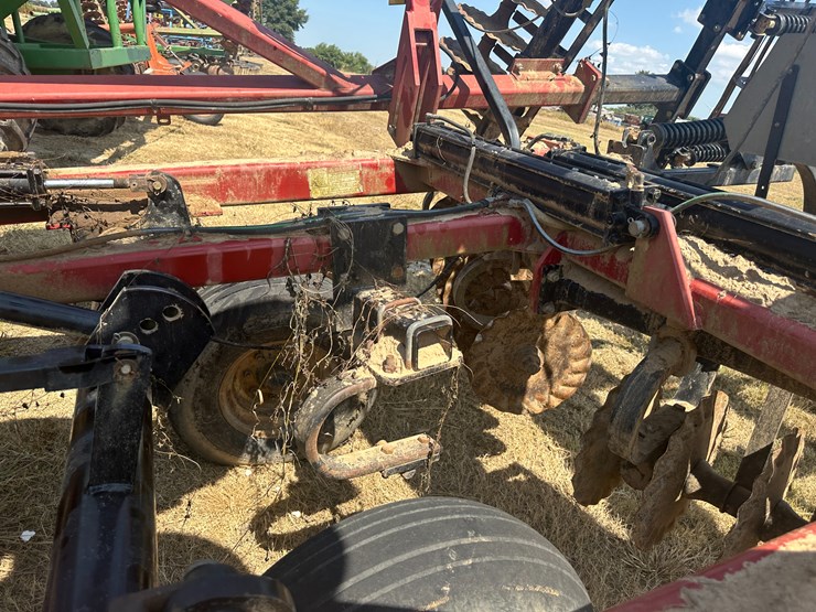 case-ih-330-image-36