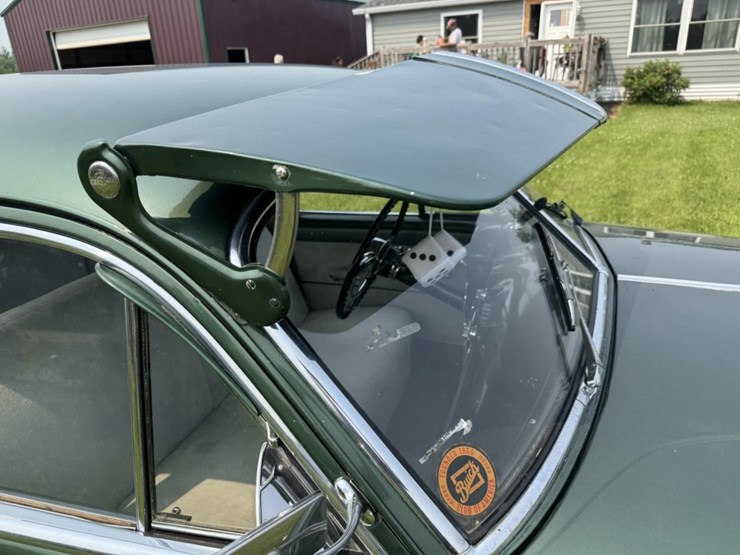 #1062-•-1949-buick-series-50-super-sedan-image-21