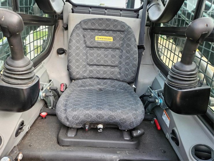 new-holland-l328-image-30