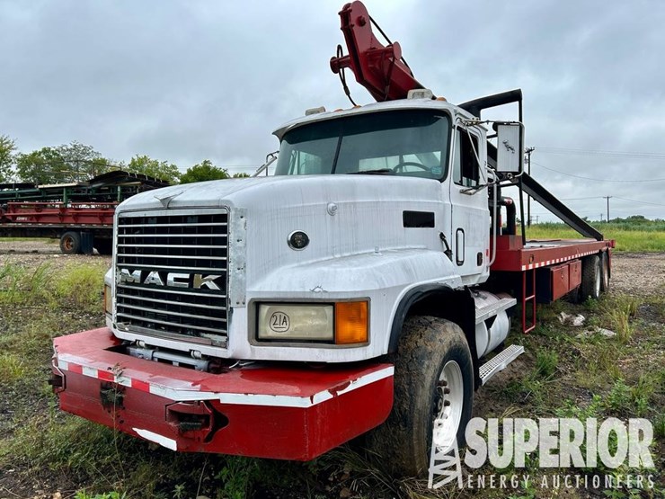 2001-mack-cl713-image-4