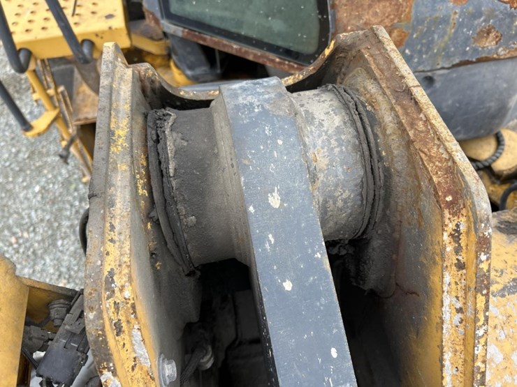 2014-deere-824k-image-24