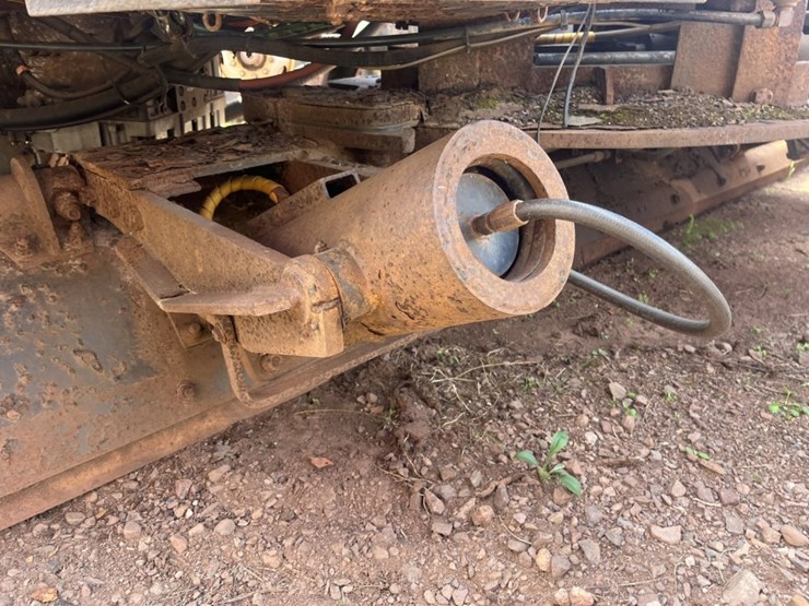 #2688-•-1998-navistar-2674-6x4-day-cab-truck-tractor-image-12