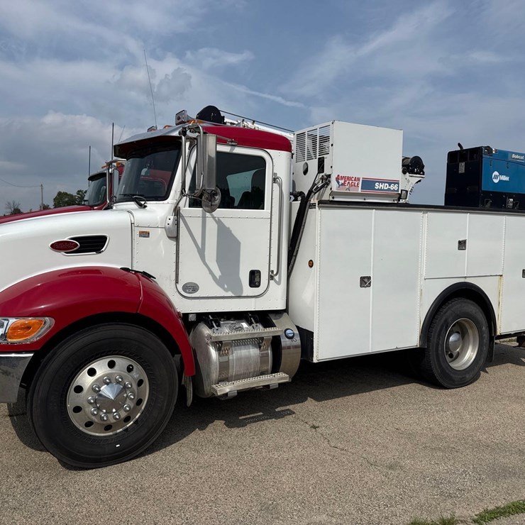 2014 PETERBILT 337