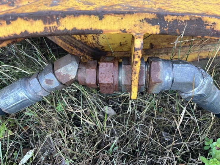 #2539-•-approx-30“-felco-vibrating-bucket-image-9