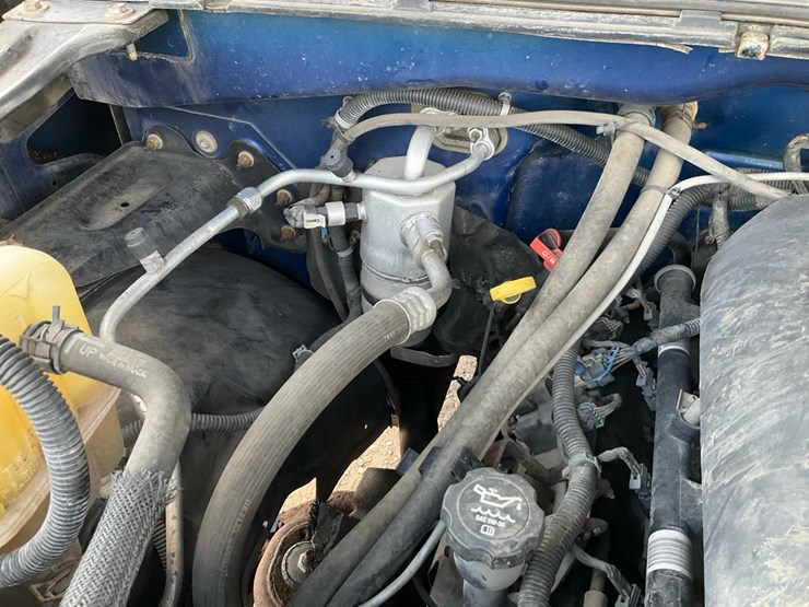 2004-chevrolet-k2500-image-62