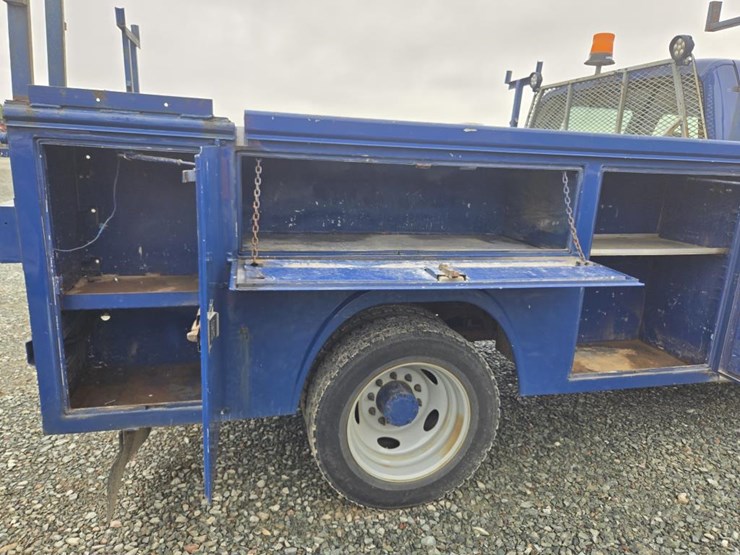 2008-ford-f550-image-23