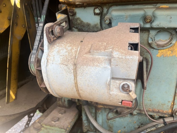 #2685-•-ingersoll-rand-xl1200-towable-air-compressor-image-36