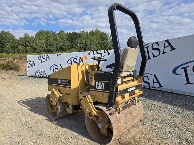 caterpillar-cb-224c-image-3