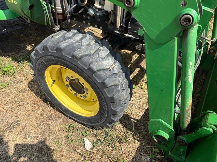 john-deere-3032e-image-8