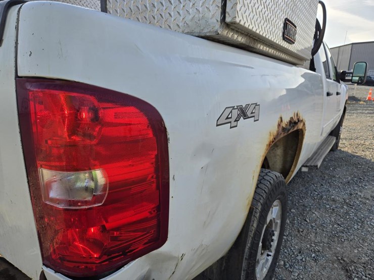 2012-chevrolet-silverado-2500-image-18