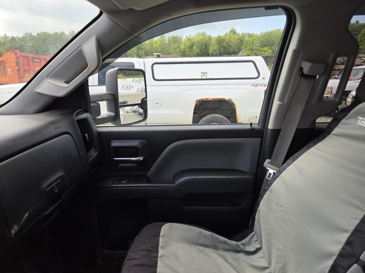 2016-chevrolet-2500hd-image-49