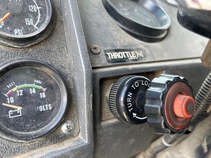 1994-mack-dm688s-image-65