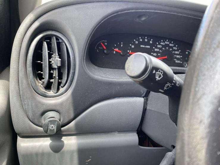 2006-ford-cargo-image-14