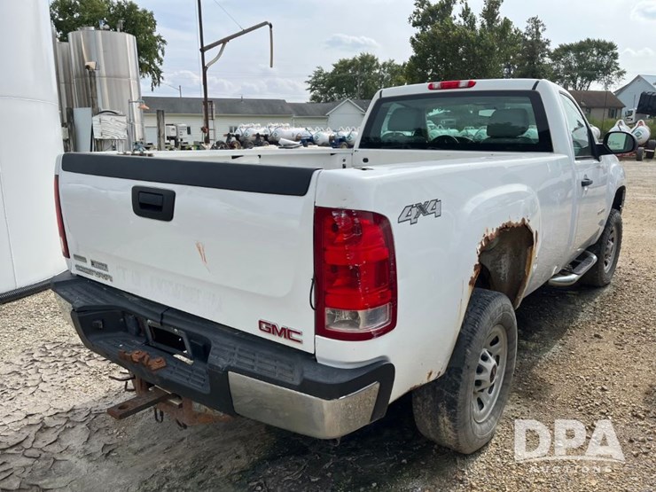 2012-gmc-3500hd-image-24