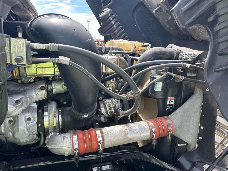 2014-freightliner-cascadia-125-image-7