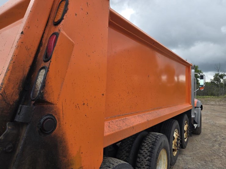 2015-mack-granite-gu813-image-33