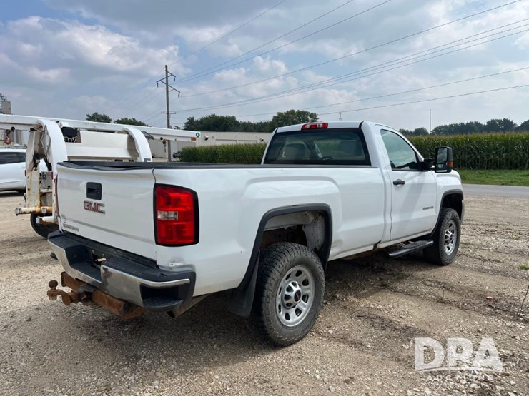 2017-gmc-3500-image-6