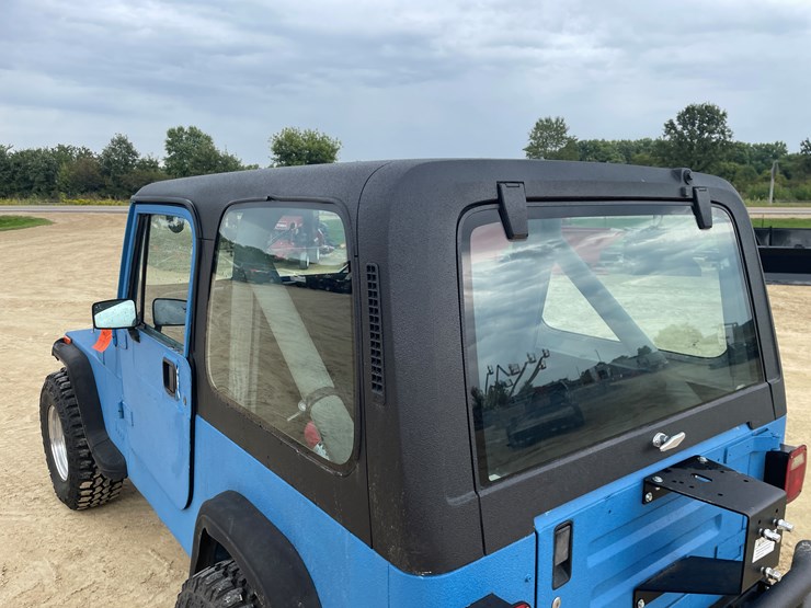 1990-jeep-wrangler-image-28