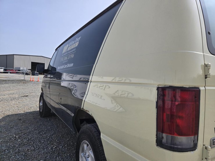 2008-ford-e250-image-17