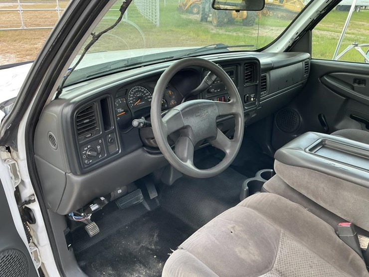 2007-chevrolet-3500-image-43