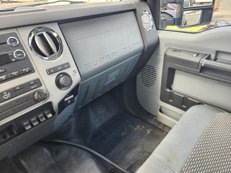 2013-ford-f650-xlt-image-23
