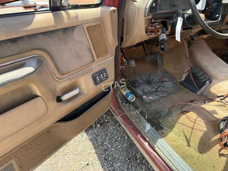 1991-ford-bronco-image-13