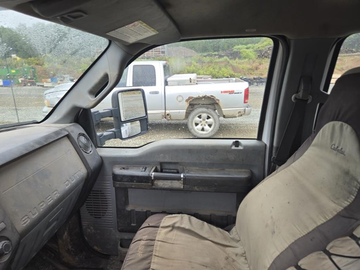 2011-ford-f550-image-52