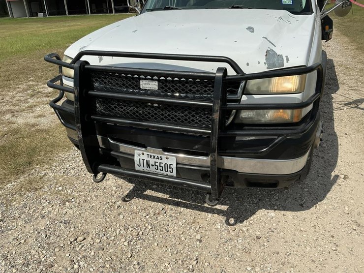 2007-chevrolet-3500-image-11