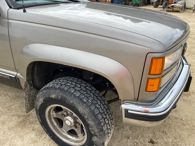 1999-gmc-2500-image-15