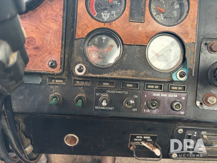 1995-ihc-9400-dry-tender-truck-(pz13881)-image-72