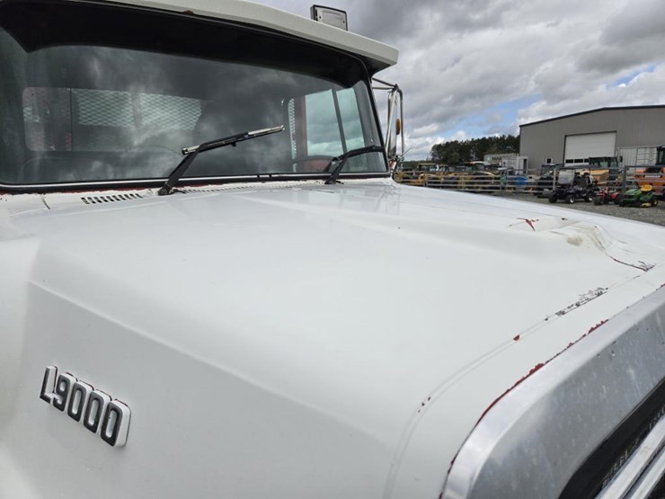 1995-ford-l9000-image-13