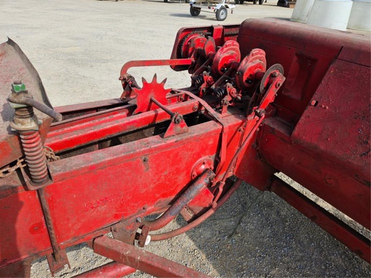 new-holland-68-image-15