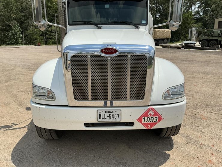 2020-peterbilt-337-image-23