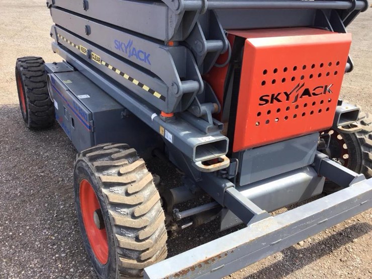 2006-skyjack-sj8243rt-image-21