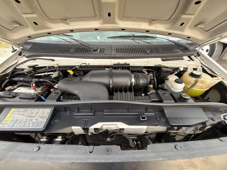 2008-ford-cargo-image-9
