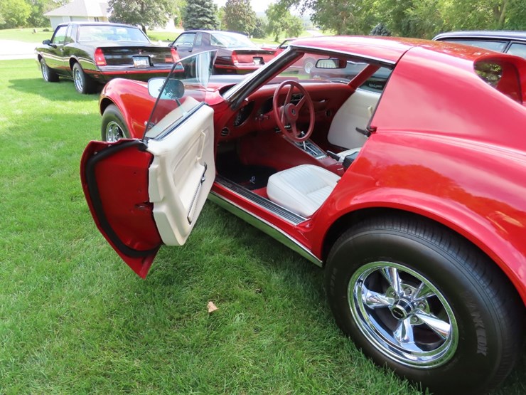 1976-chevrolet-corvette-stingray-image-12